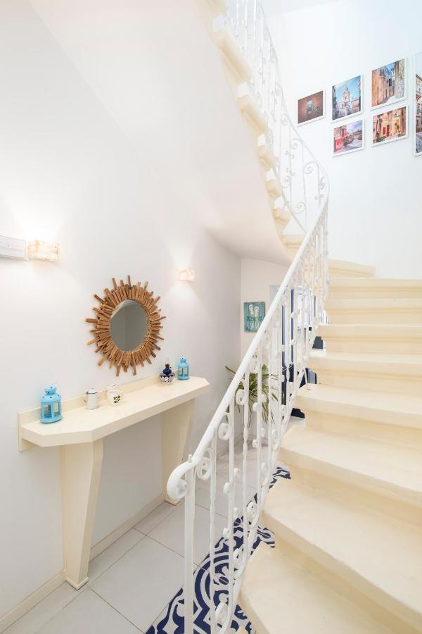 Chic, Stylish Traditional Townhouse With Terrace - סיינט פול ביי מראה חיצוני תמונה
